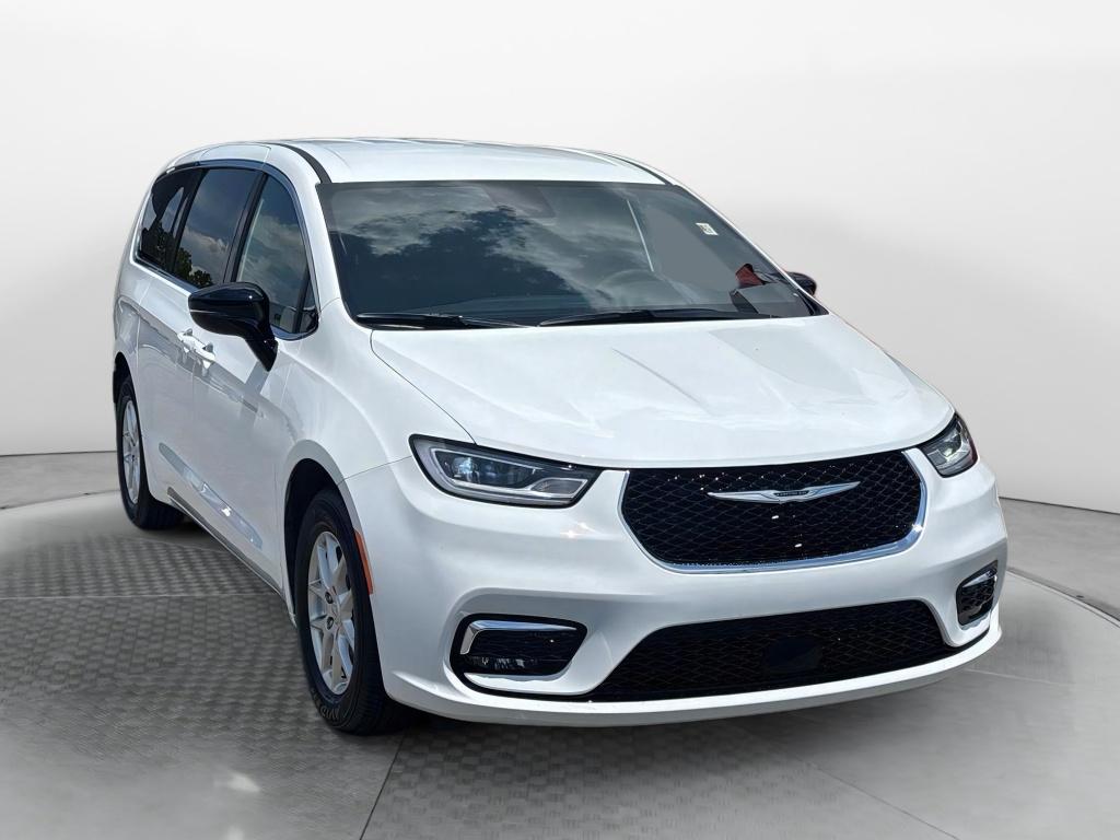 2025 Chrysler Pacifica