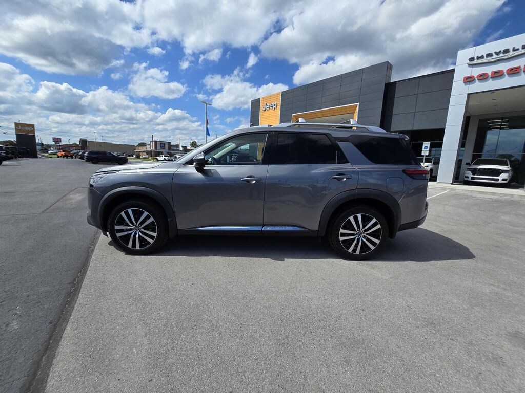 Used 2023 Nissan Pathfinder Platinum SUV