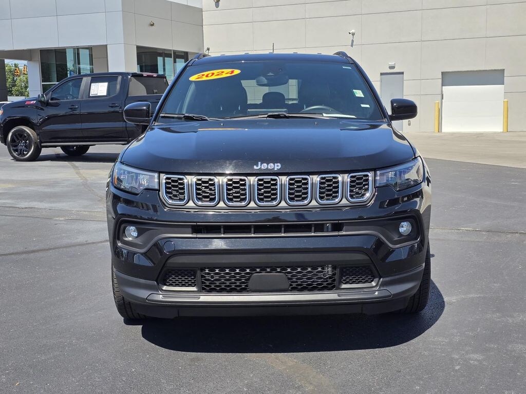 Used 2024 Jeep Compass Latitude SUV
