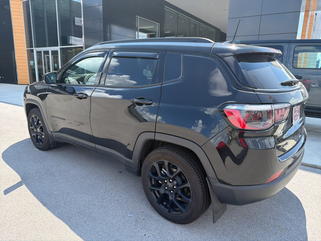 Used 2025 Jeep Compass Latitude SUV