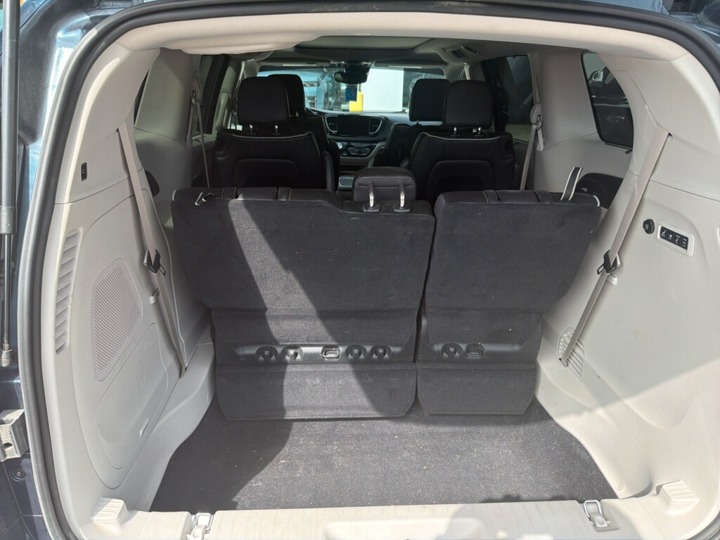 Used 2022 Chrysler Pacifica Limited Van Passenger Van