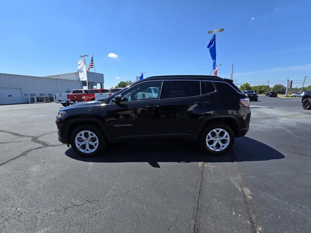 Used 2024 Jeep Compass Latitude SUV
