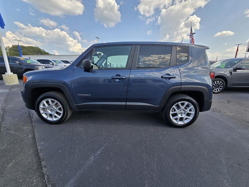 Used 2023 Jeep Renegade Latitude SUV