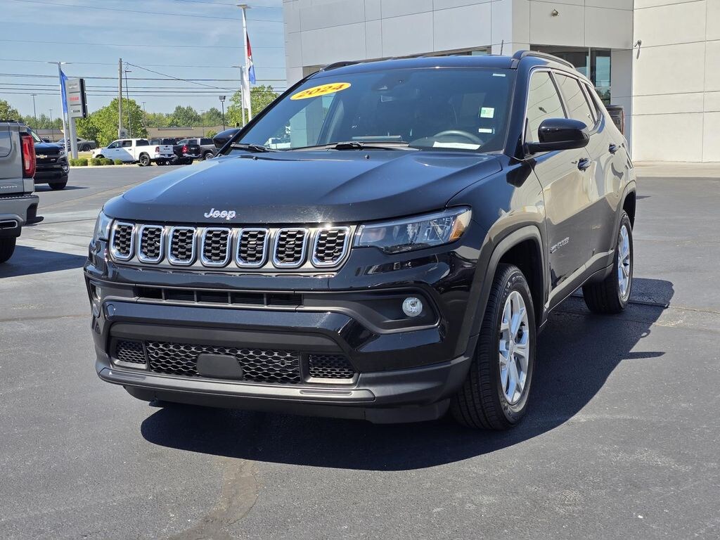 Used 2024 Jeep Compass Latitude SUV