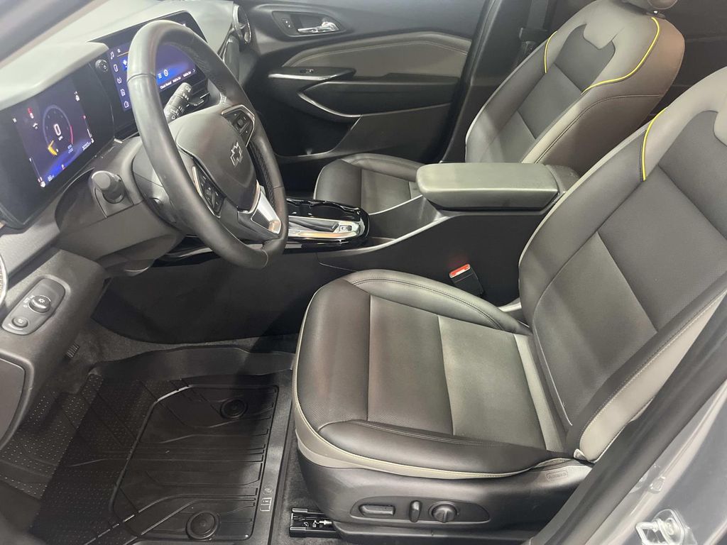 2025 Chevrolet Trax Activ - Photo 12
