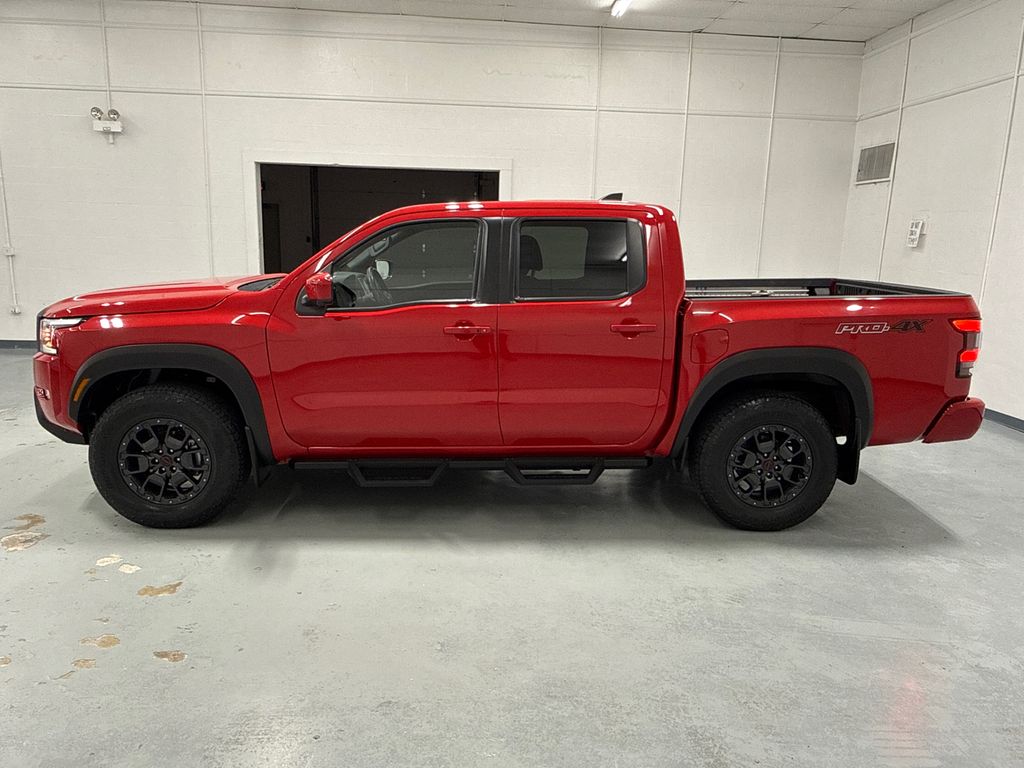 2023 Nissan Frontier PRO-4X Crew Cab photo 3