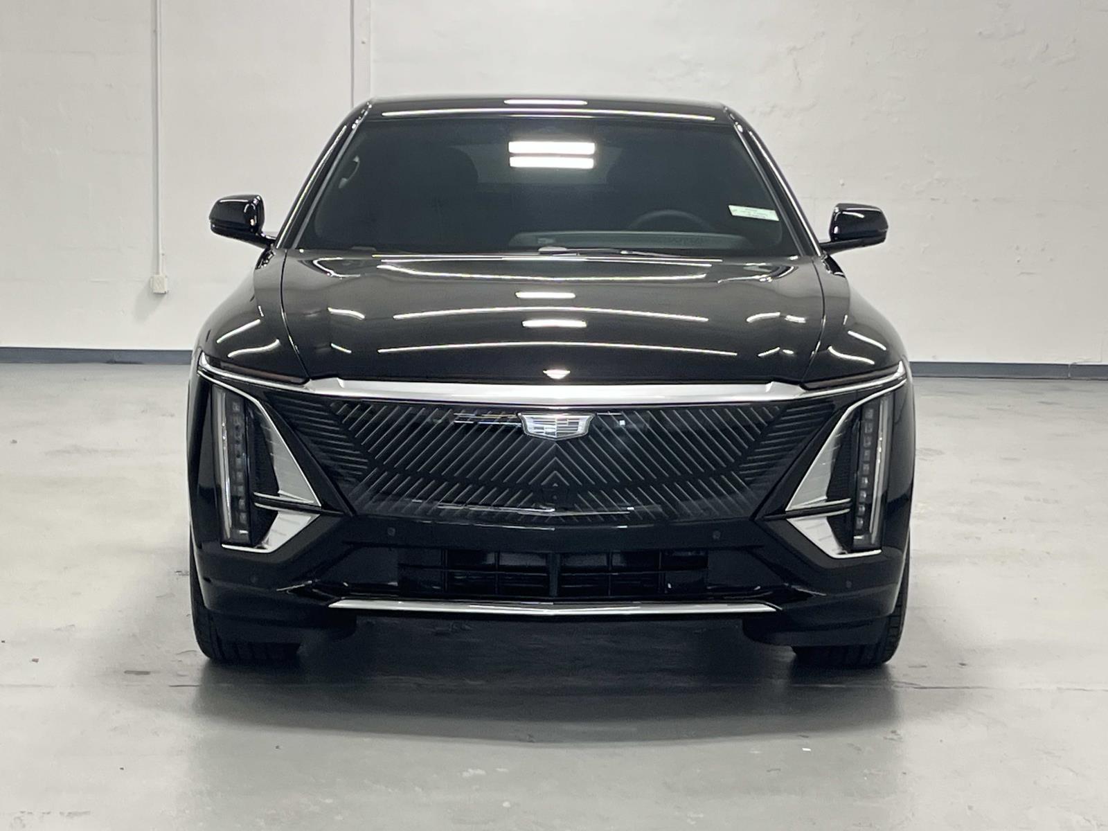New 2027 Cadillac Lyriq Luxury Level 2 and Fast Charging Adapter Sport Utility