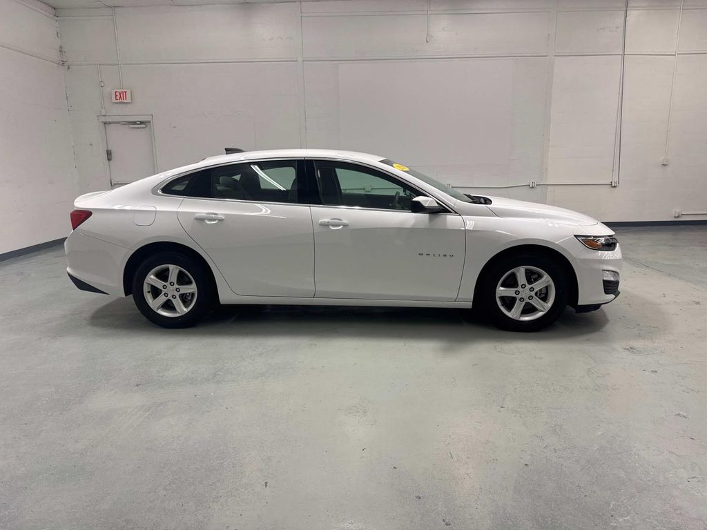 2024 Chevrolet Malibu LS photo 2