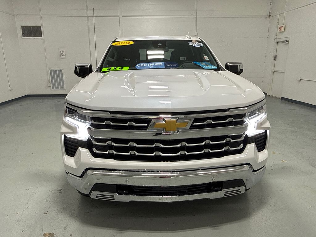 Certified 2024 Chevrolet Silverado LTZ Crew Cab 4x4 5.3L V8 1 Owner Crew Cab