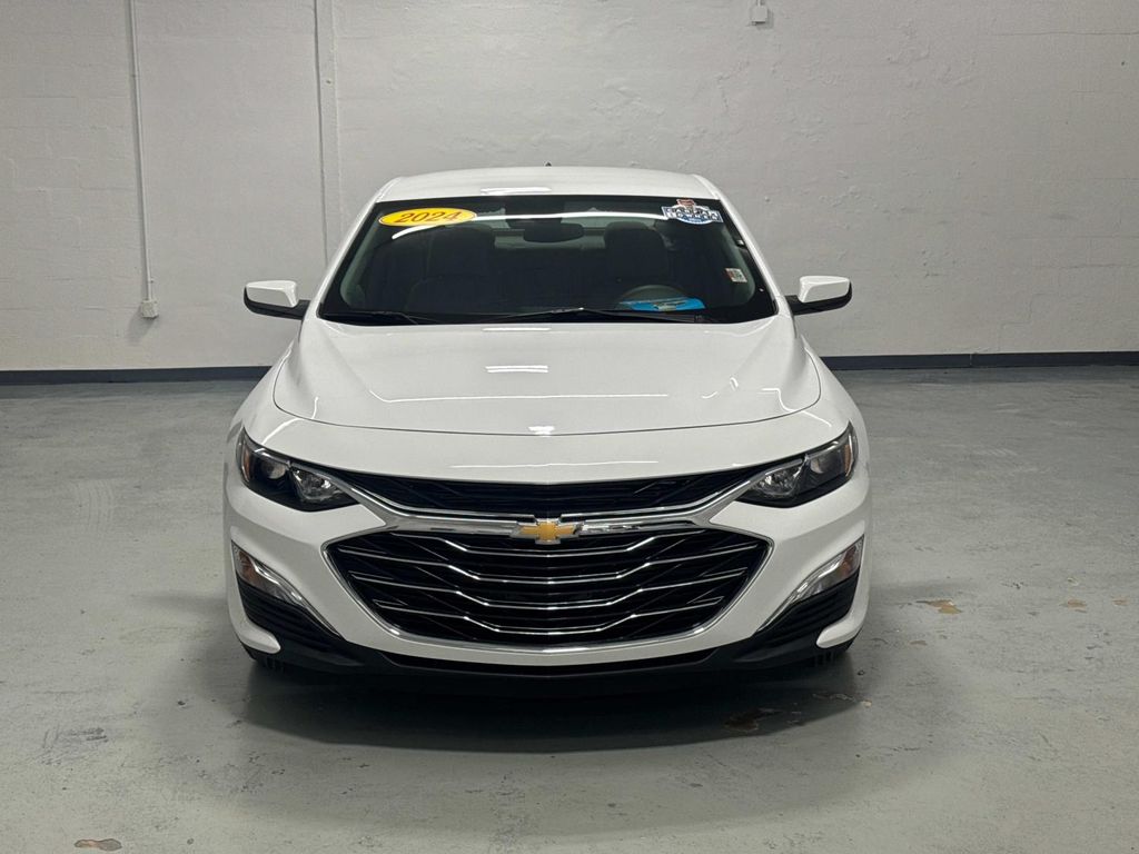 2024 Chevrolet Malibu LS photo 3