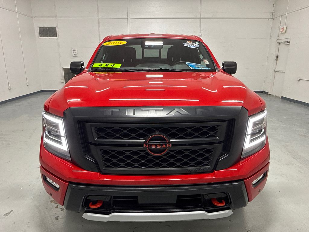 2024 Nissan Titan PRO-4X Crew Cab photo 2