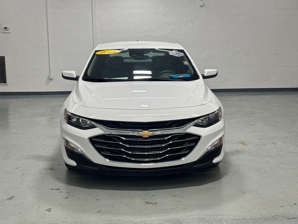 2024 Chevrolet Malibu LS photo 3