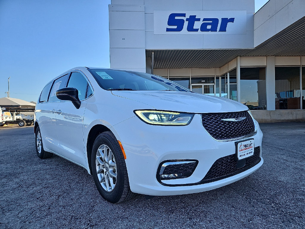  2025 Chrysler Pacifica Select FWD   