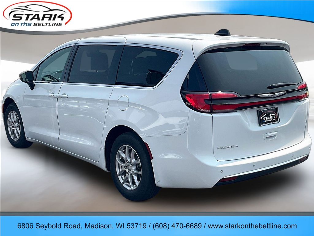 Used 2025 Chrysler Pacifica Select Van Passenger Van