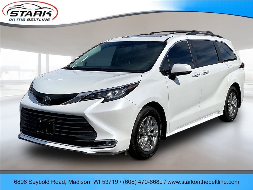 Used 2022 Toyota Sienna XLE 8 Passenger Van Passenger Van