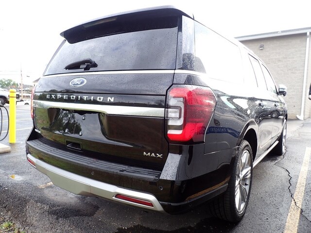 2024 Ford Expedition MAX Platinum photo 2