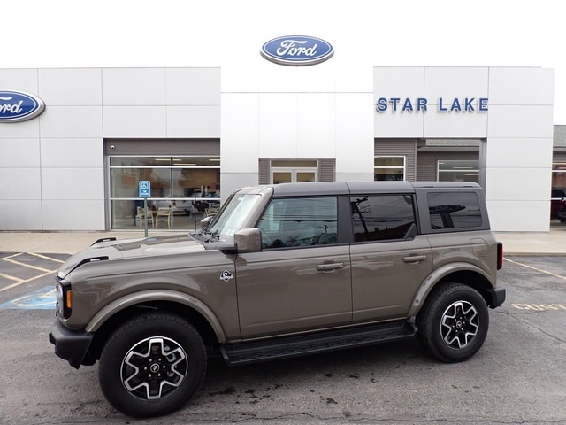 2025 Ford Bronco 4-Door Outer Banks's photo
