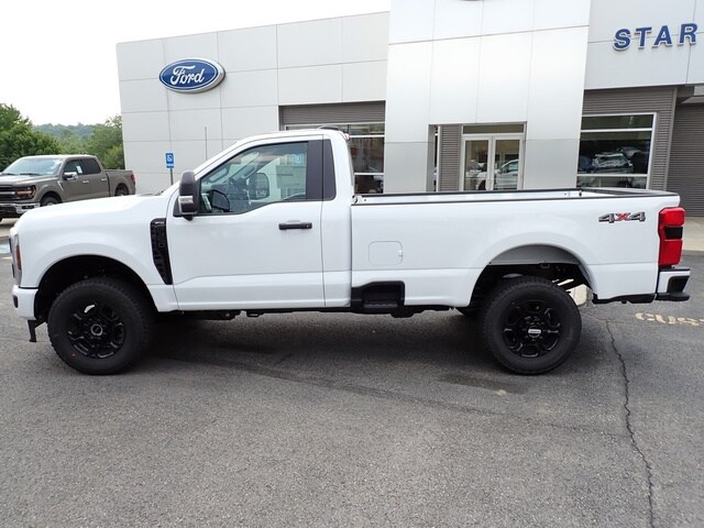 2025 Ford F-350 photo 2