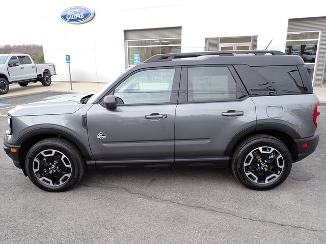 2024 Ford Bronco Sport Outer Banks photo 2