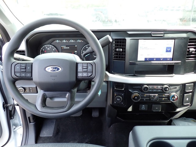 2025 Ford F-350 Super Duty XL - Photo 13