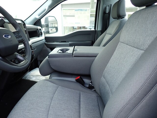 2025 Ford F-350 Super Duty XL - Photo 11