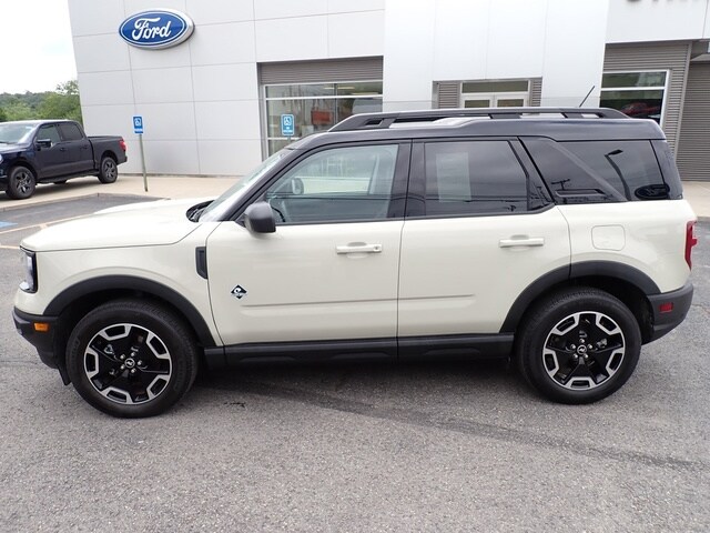 2024 Ford Bronco Sport Outer Banks photo 2