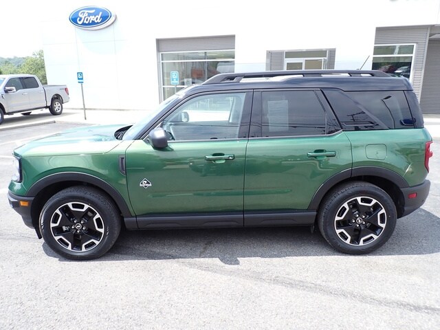 2024 Ford Bronco Sport Outer Banks photo 2