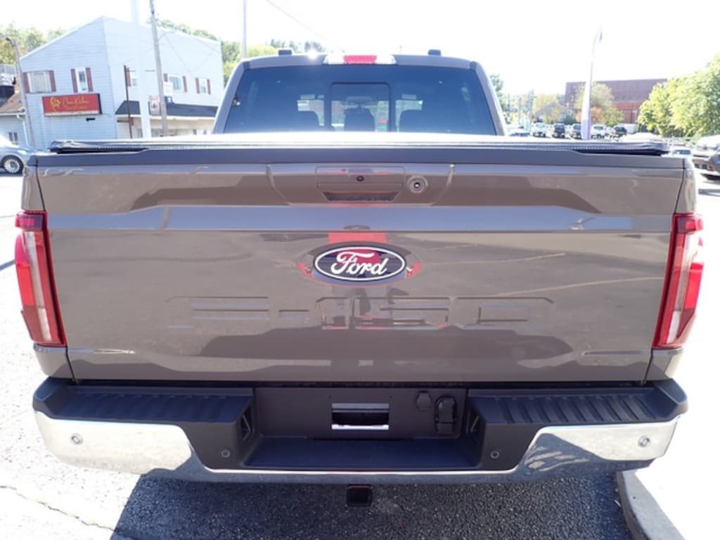 New 2025 Ford F-150 Lariat TRUCK