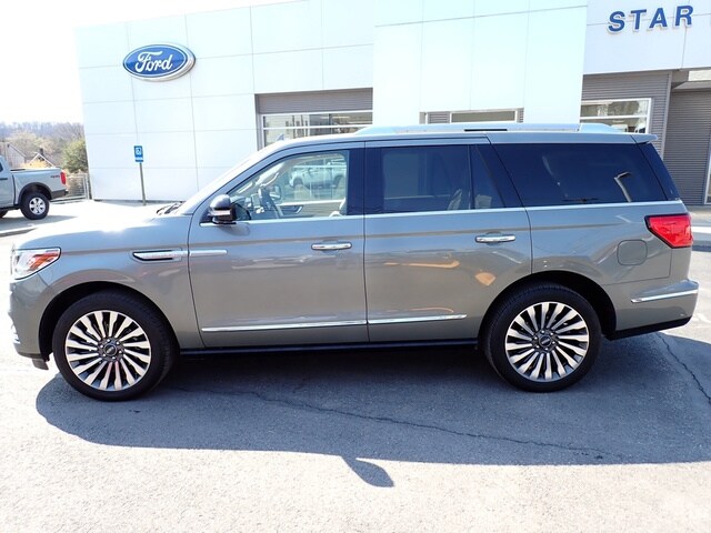 2019 Lincoln Navigator Reserve photo 2