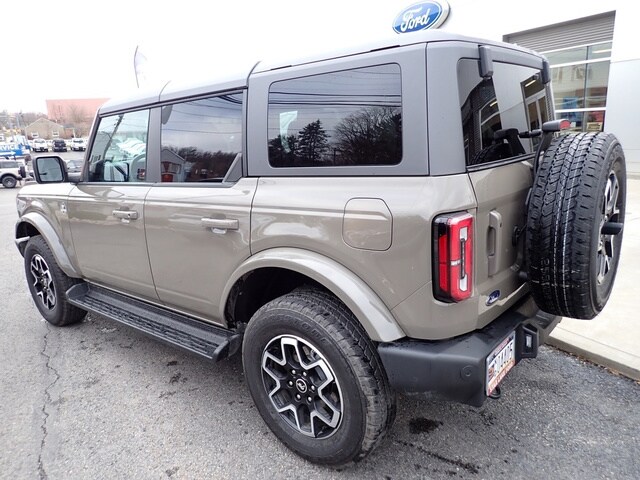 2025 Ford Bronco Outer Banks photo 3