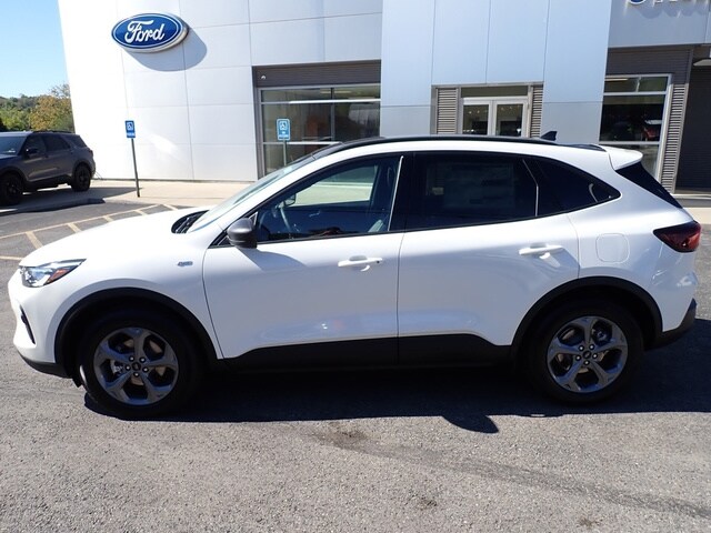 2026 Ford Escape ST-Line photo 2