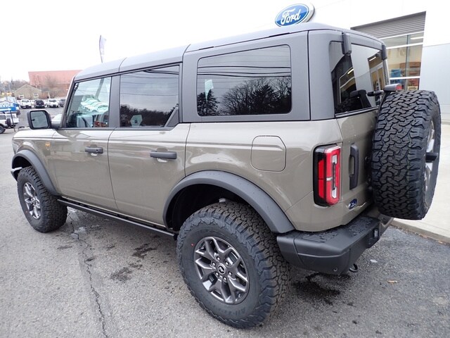 2025 Ford Bronco Badlands photo 2