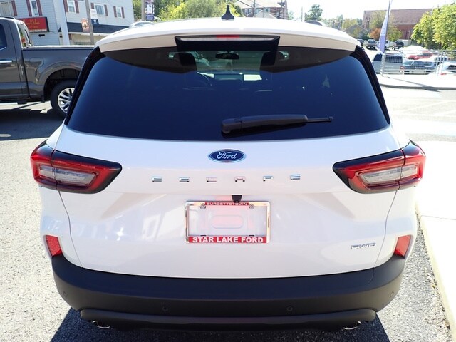 2026 Ford Escape ST-Line photo 4