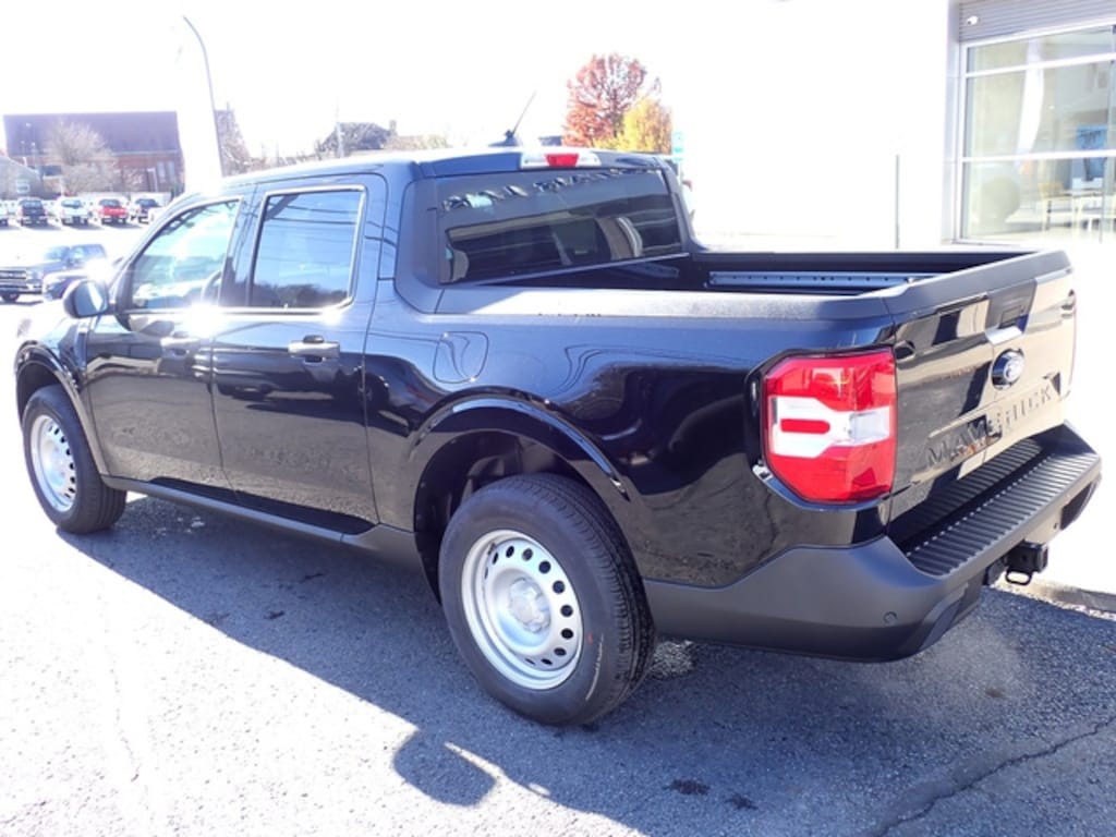 New 2025 Ford Maverick XL TRUCK