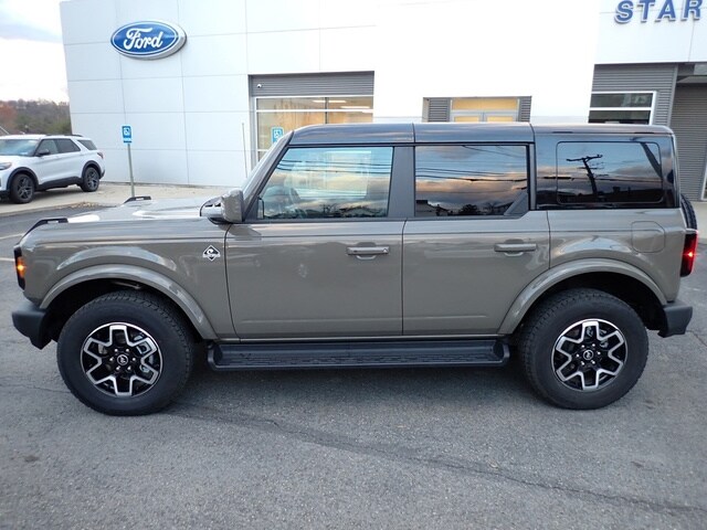 2025 Ford Bronco Outer Banks photo 2