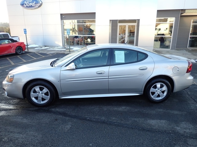 Used 2008 Pontiac Grand Prix GP with VIN 2G2WP552X81166799 for sale in Burgettstown, PA