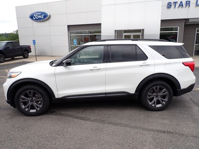 2022 Ford Explorer XLT photo 2