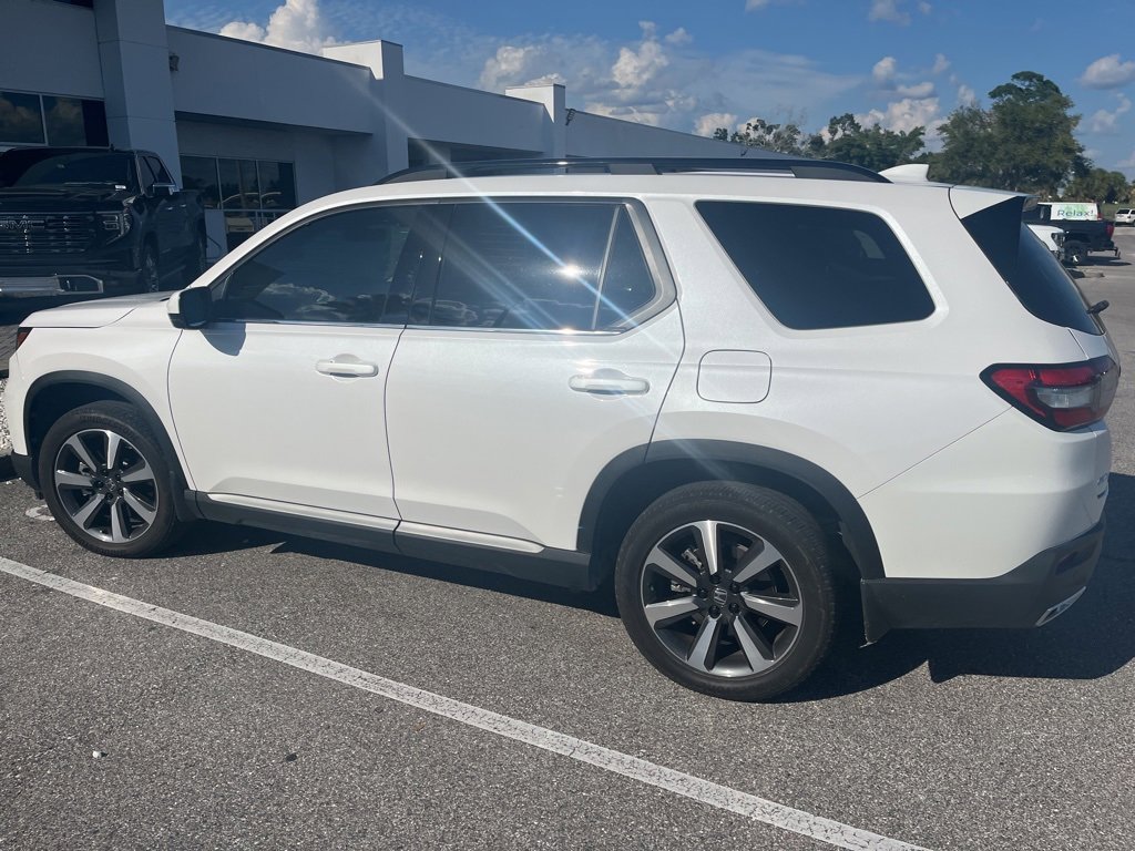 2024 Honda Pilot Touring photo 2