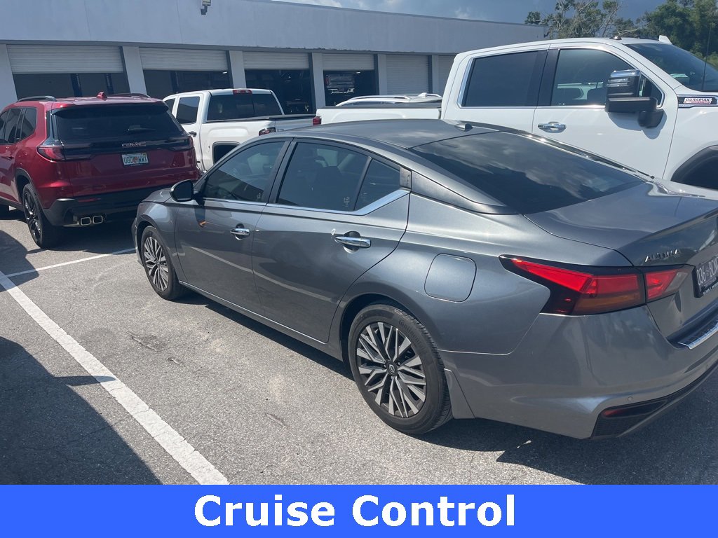 2023 Nissan Altima 2.5 SV photo 3