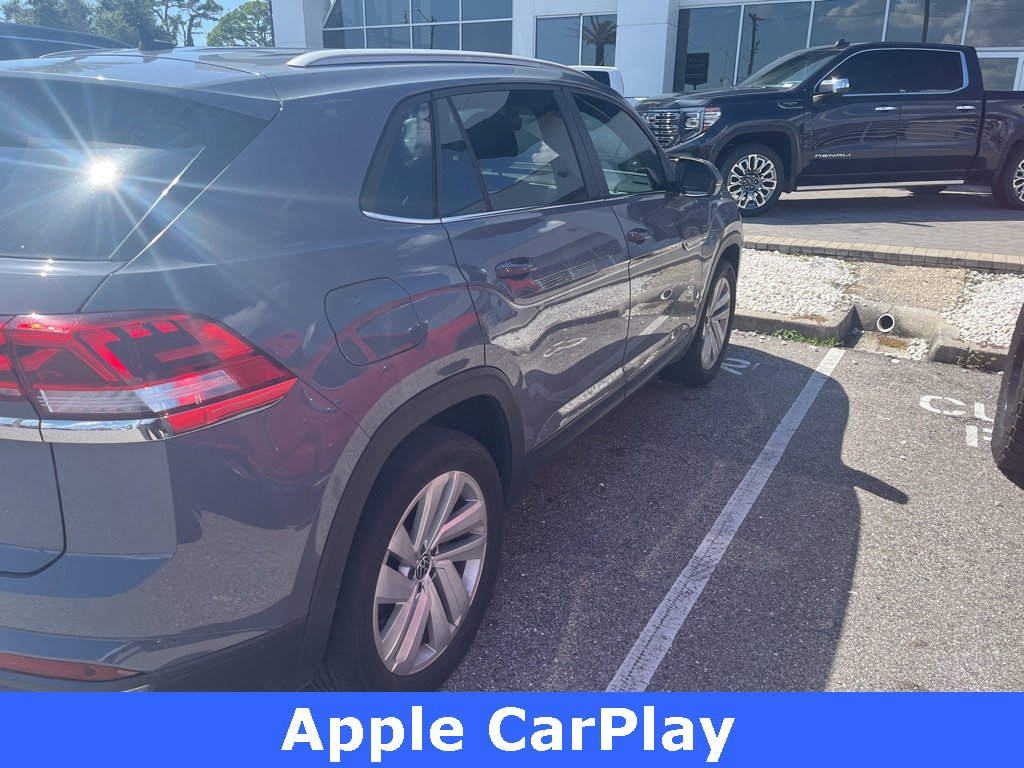 2022 Volkswagen Atlas Cross Sport V6 SE Technology photo 3
