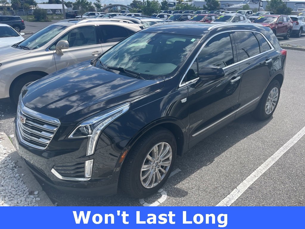 2017 Cadillac XT5 Luxury photo 2