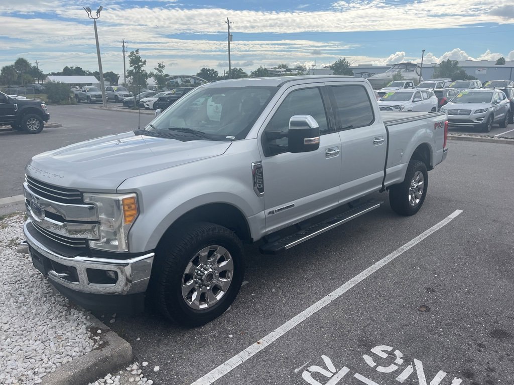 2017 Ford F-250 Lariat photo 2