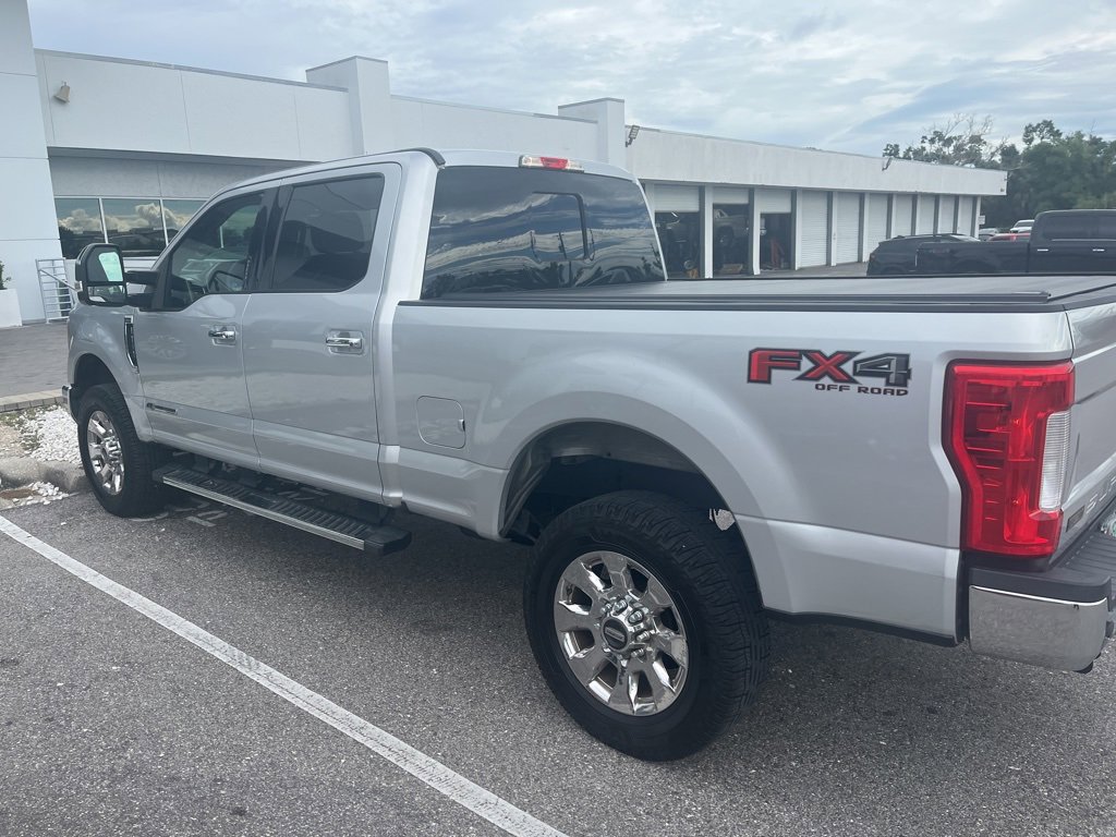 2017 Ford F-250 Lariat photo 3