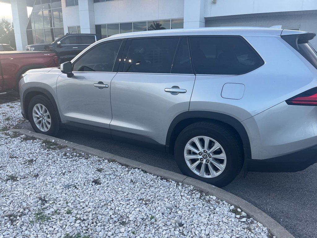 2024 Toyota Grand Highlander XLE photo 2