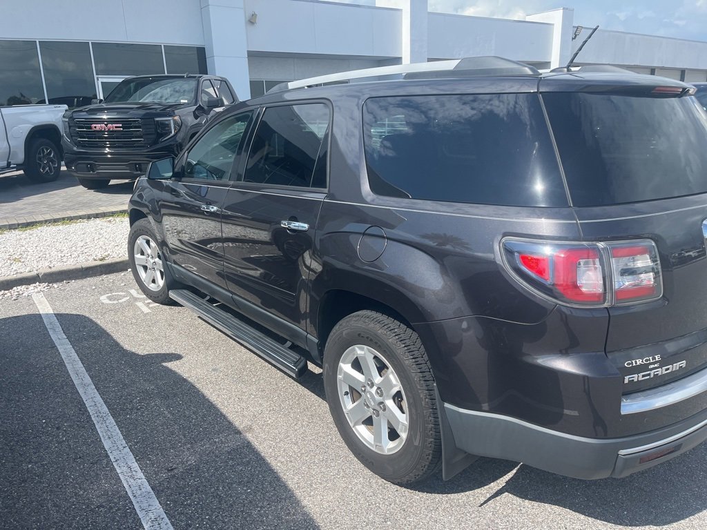 2015 Gmc Acadia SLE photo 3