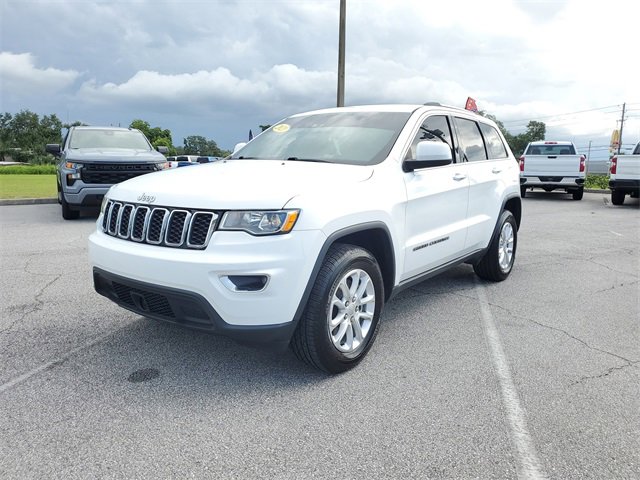 2021 Jeep Grand Cherokee Laredo photo 3