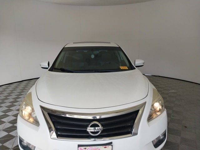 Used 2014 Nissan Altima SV with VIN 1N4AL3AP2EC323812 for sale in Deland, FL