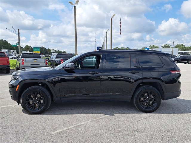 2024 Jeep Grand Cherokee Laredo photo 3