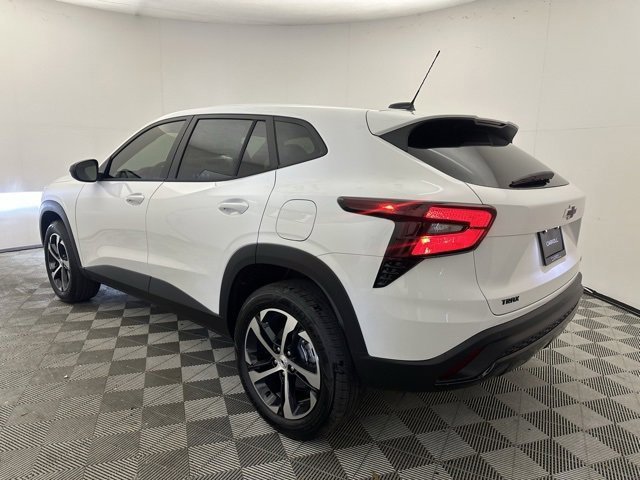 2025 Chevrolet Trax photo 3