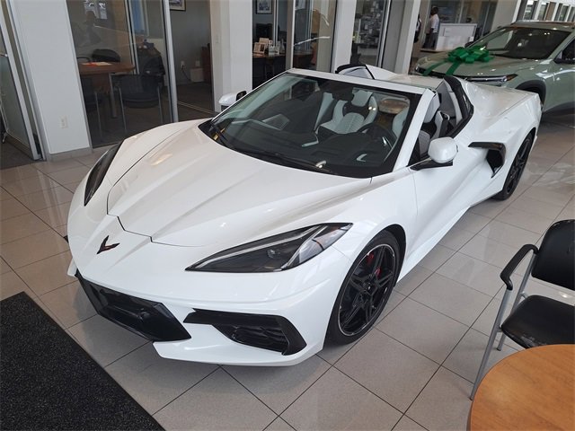 2023 Chevrolet Corvette Stingray 3LT photo 2